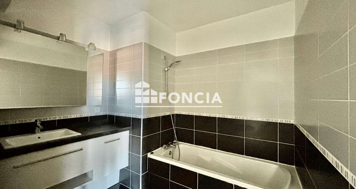 Appartement à TASSIN-LA-DEMI-LUNE