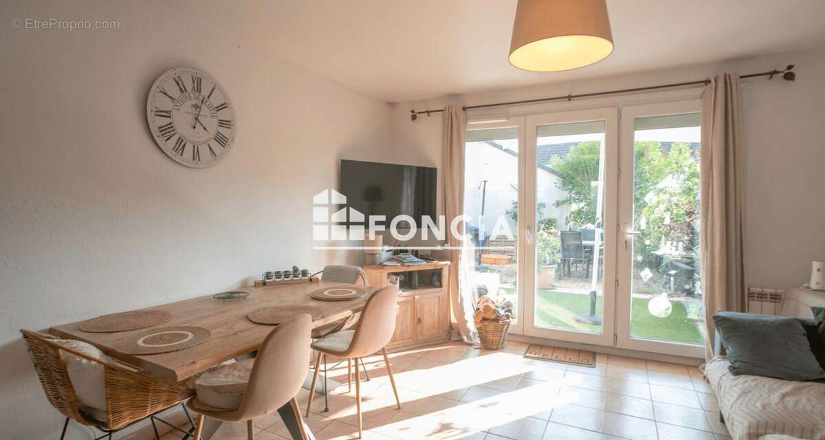 Villeneuve-Saint-Georges, Charmante maison avec jardin et garage - photo 3