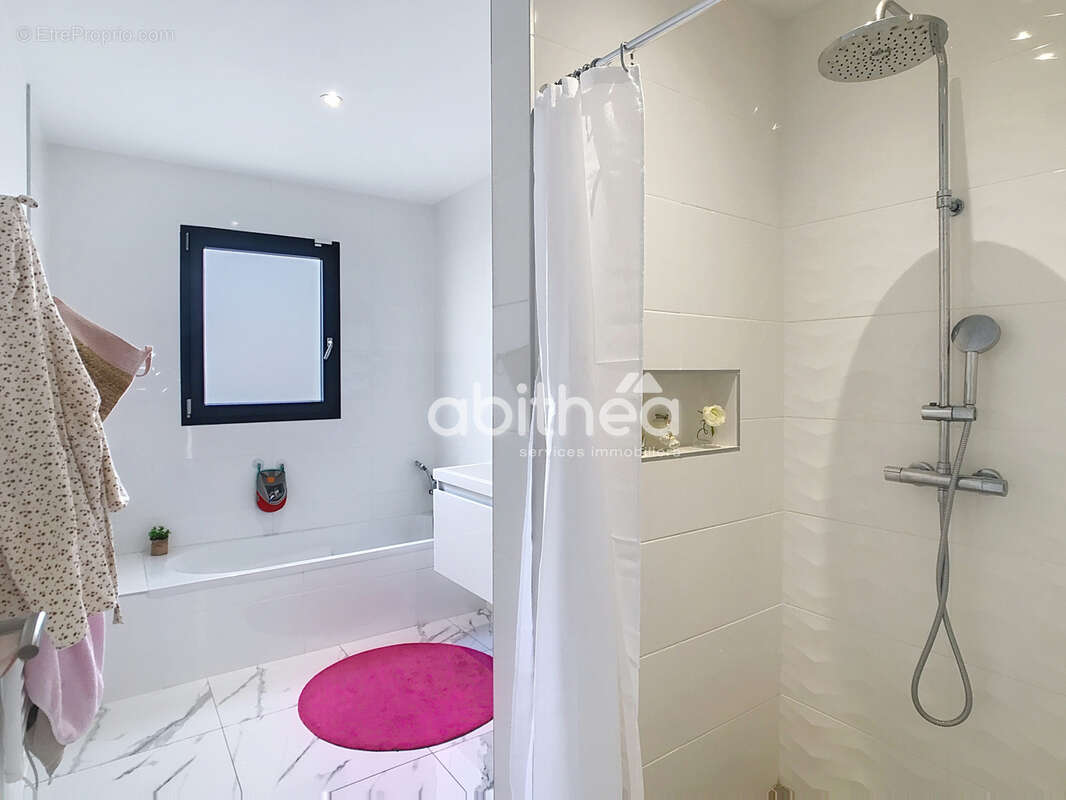 Maison à VOEUIL-ET-GIGET