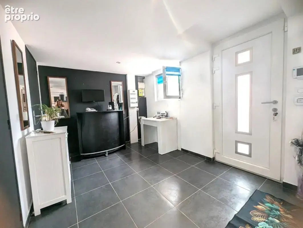 Maison 142 m² à Riorges  - photo 2