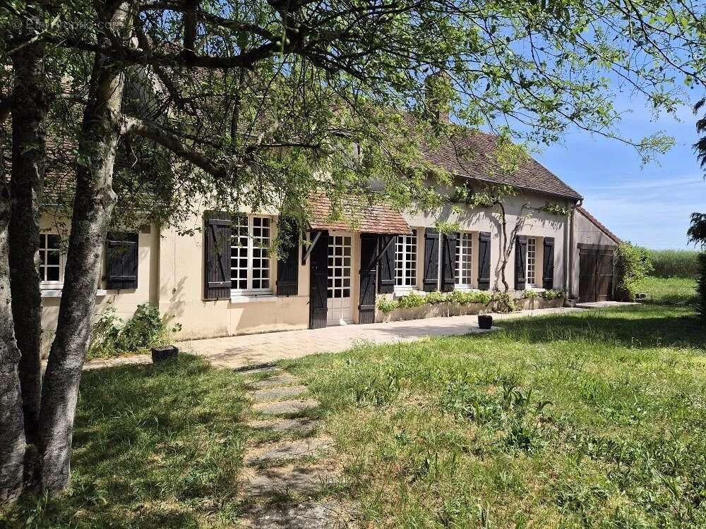 Maison à BOISCOMMUN