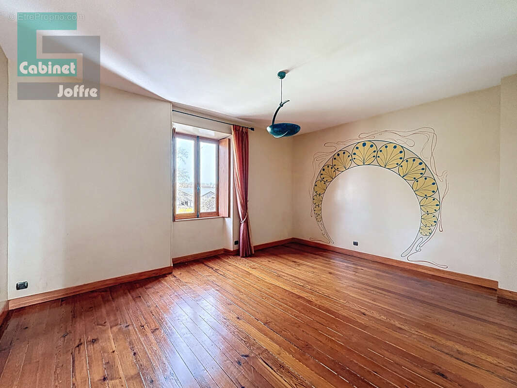 Maison à VULAINES-SUR-SEINE