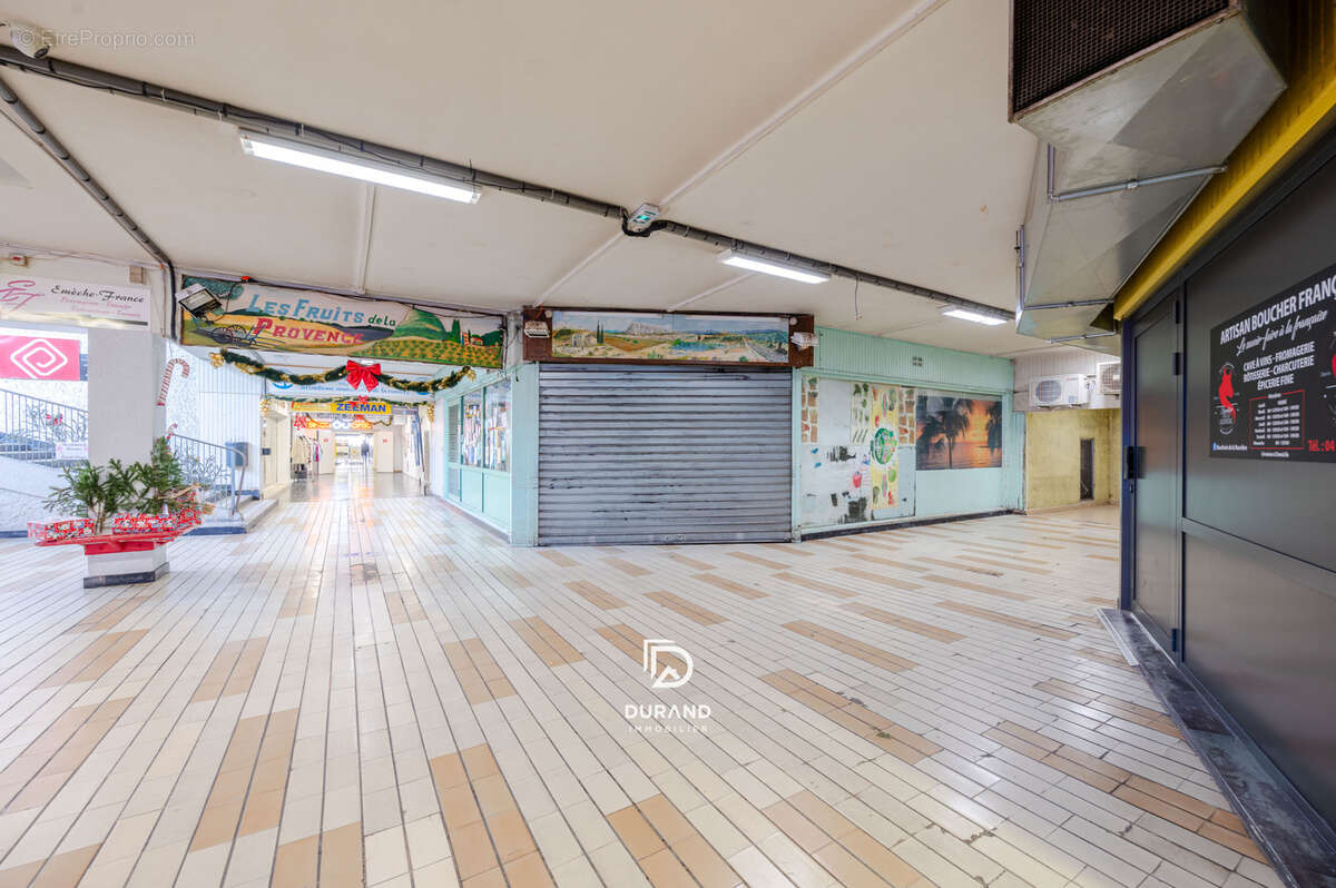 Commerce à MARSEILLE-9E