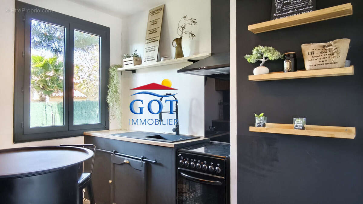 Maison à SAINT-LAURENT-DE-LA-SALANQUE