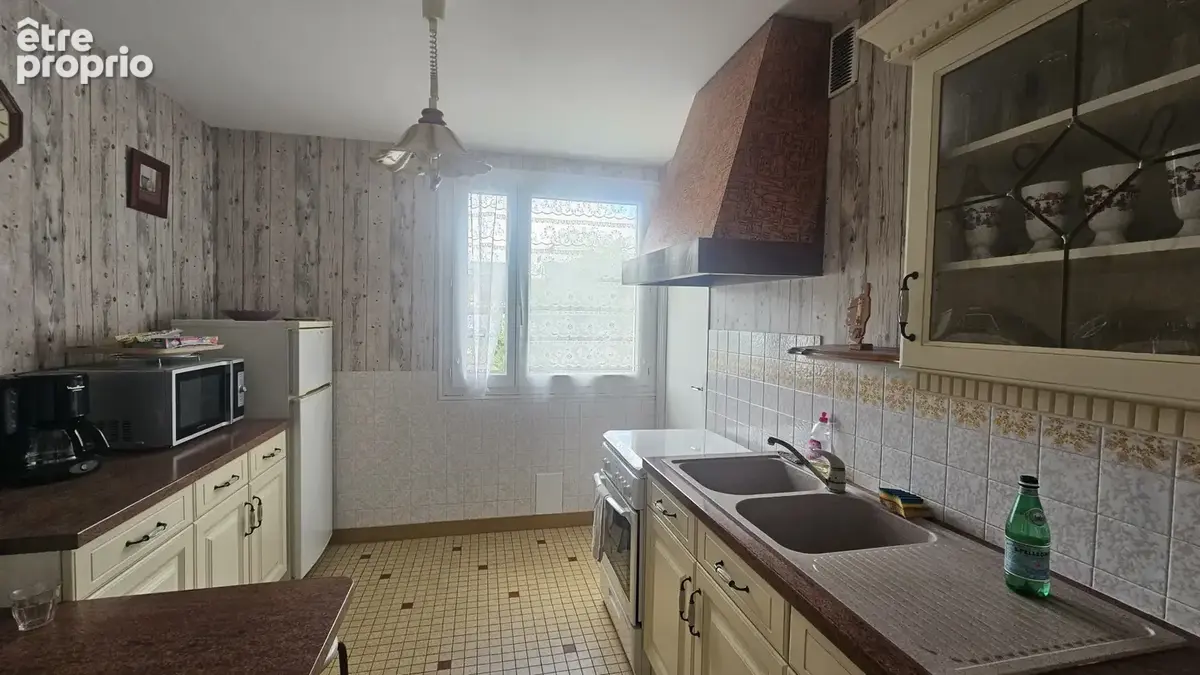 Appartement (63 m2) en bon état avec balcon et stationnement. - photo 5