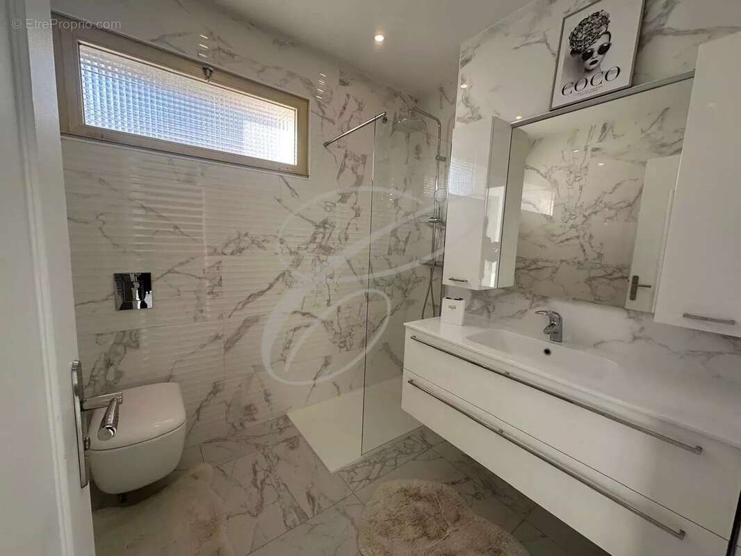 Appartement à ROQUEBRUNE-CAP-MARTIN