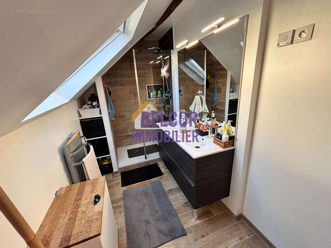 Maison à BROMEILLES