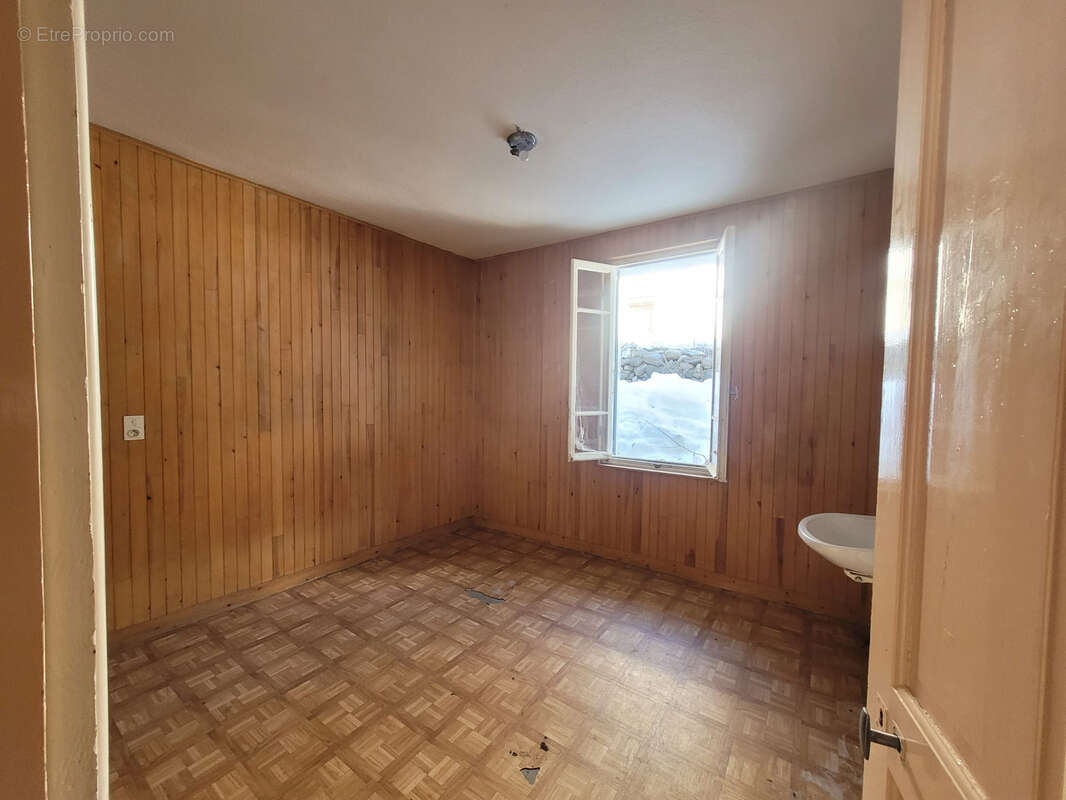 Sublime potentiel de rénovation pour cette maison de village mitoyenne - photo 15