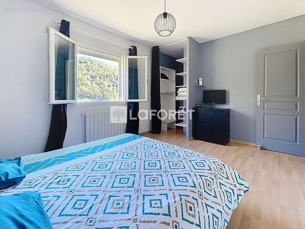 Maison à SOLLIES-TOUCAS