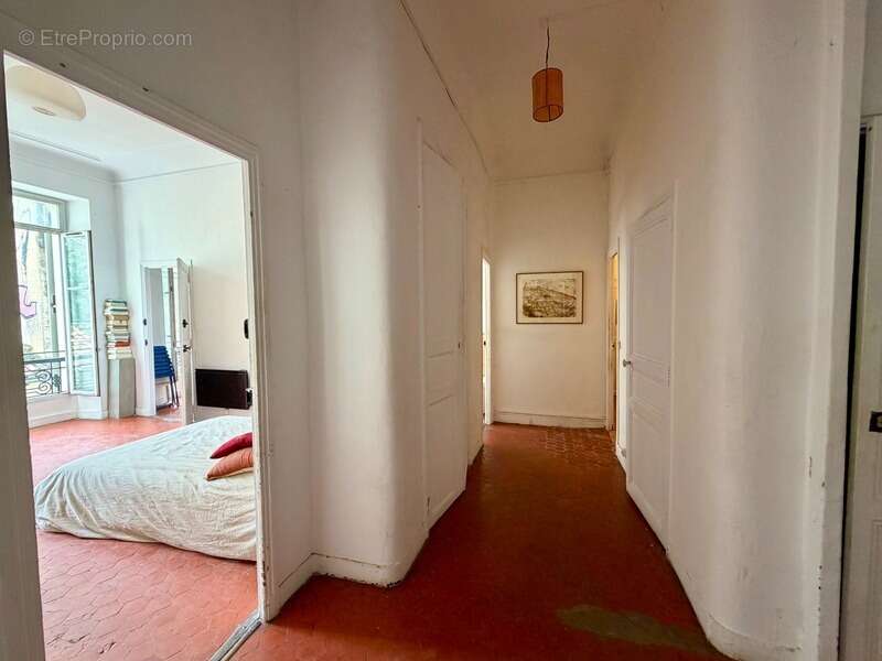 Appartement à MARSEILLE-1E