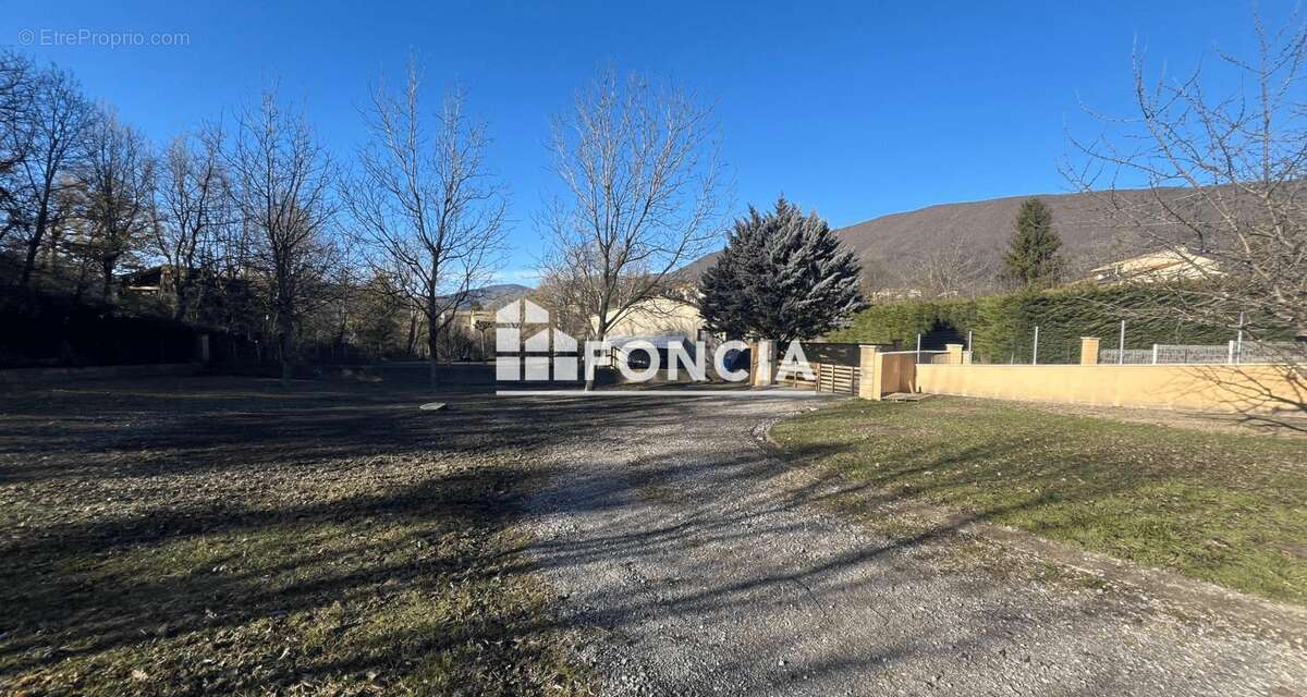 Terrain à LE BRUSQUET