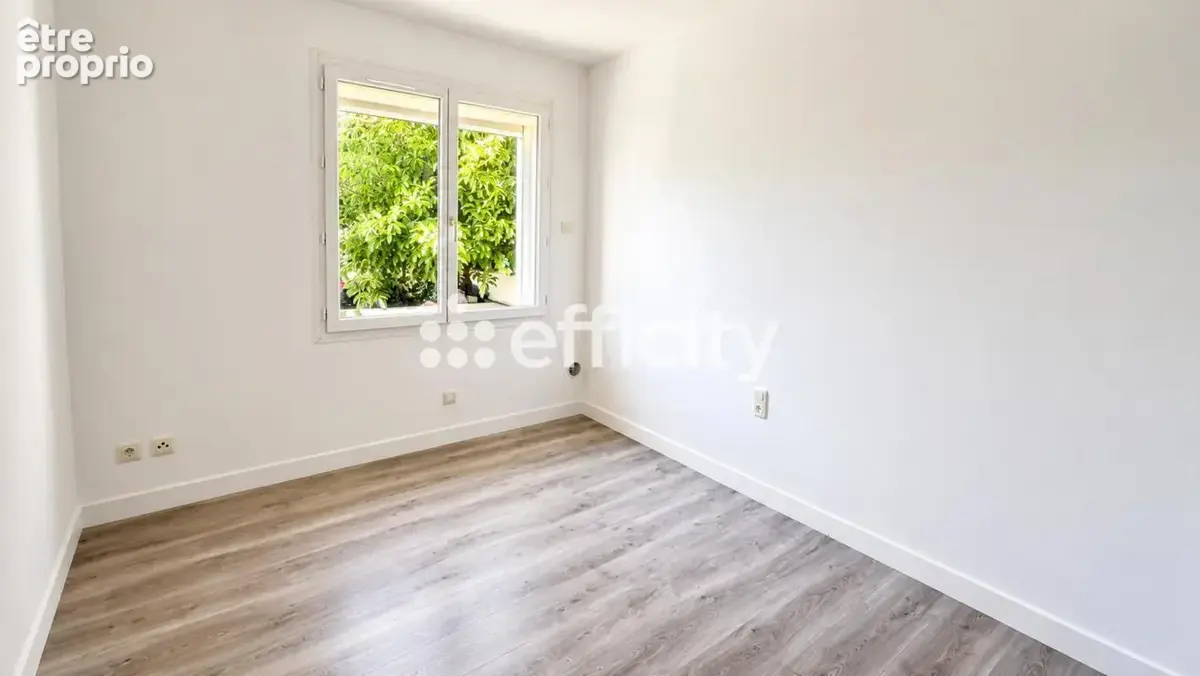 Maison 90 m² à La Fare-Les-Oliviers  - photo 6