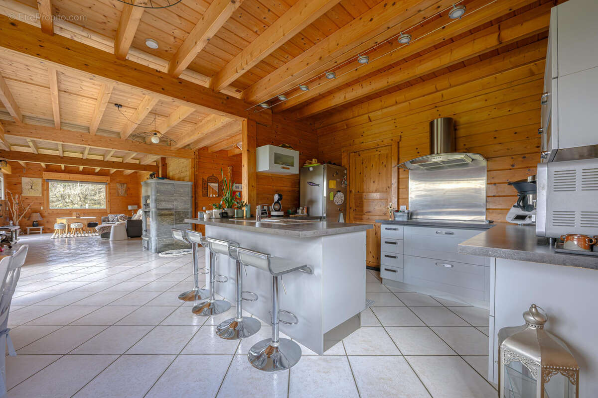 Maison à VIUZ-LA-CHIESAZ