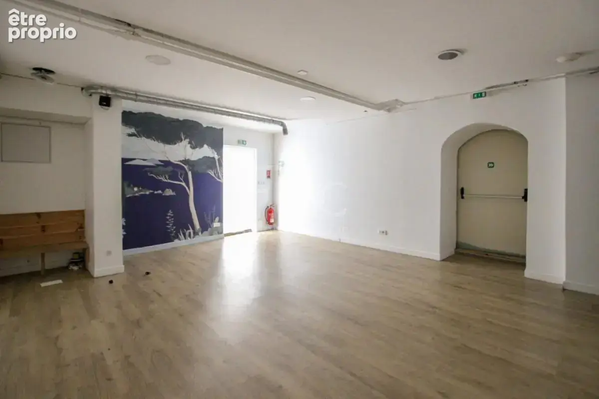 Local commercial de 156 m² - photo 10