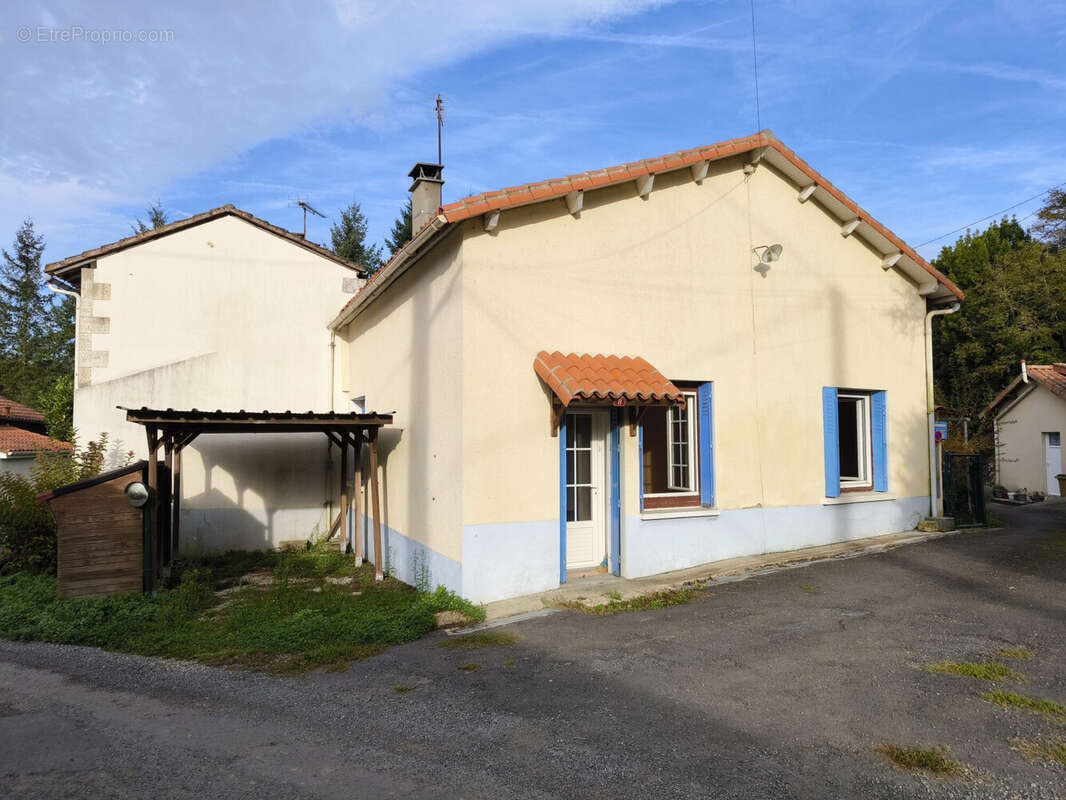 Maison 62 m² à Roumazieres-Loubert  - photo 8