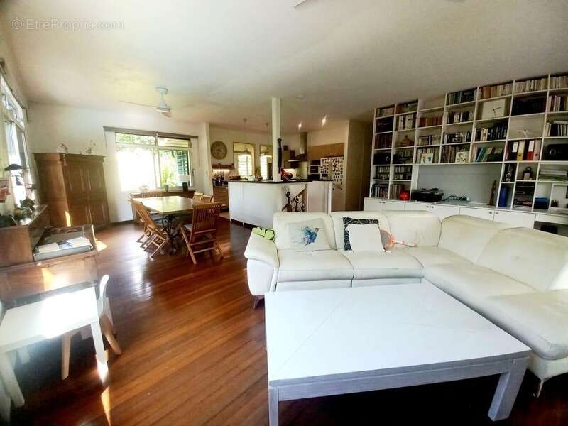 Maison à PETIT-BOURG