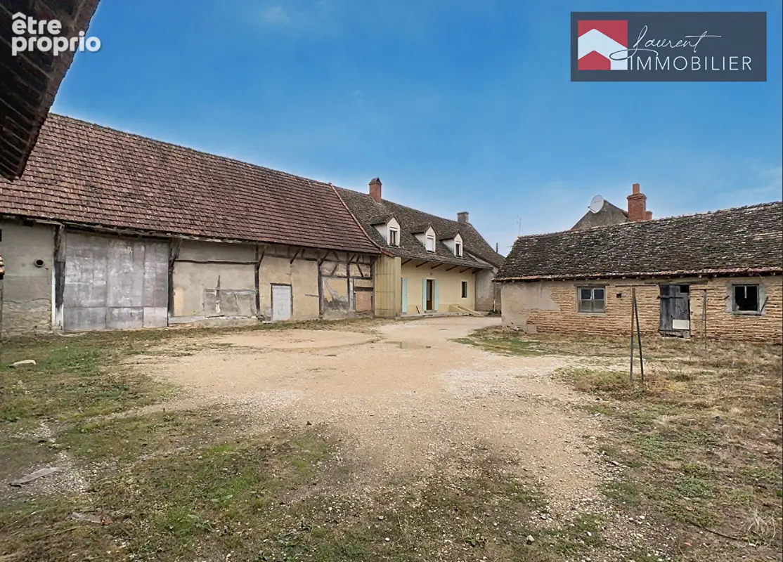 A SIMANDRE : Maison 5 pièces avec nombreuses dépendances - photo 2