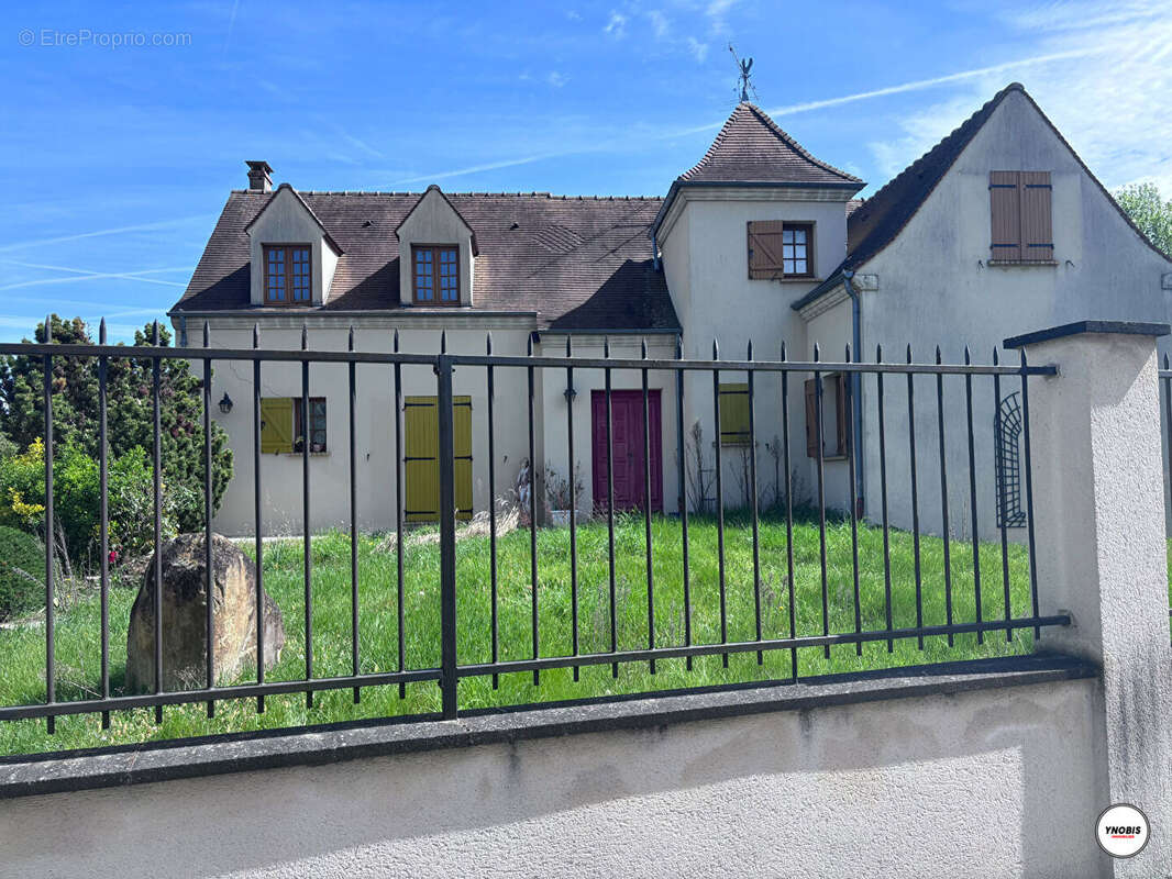 Maison à LES MUREAUX