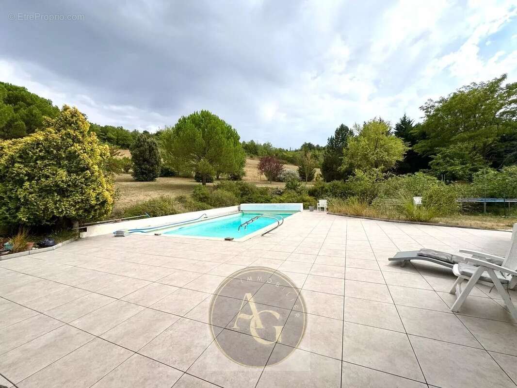 Maison T6 de 175 m² sur terrain de 2 ha avec piscine et tennis - photo 12