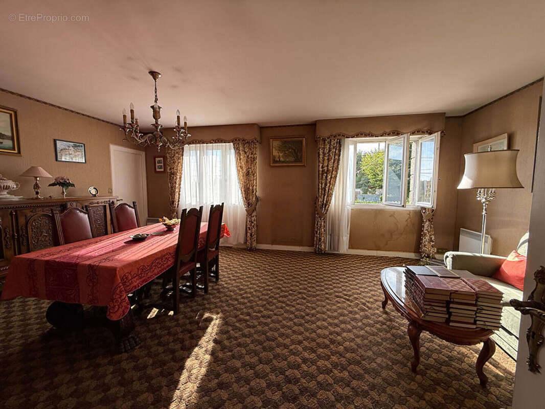 Maison à LE RELECQ-KERHUON