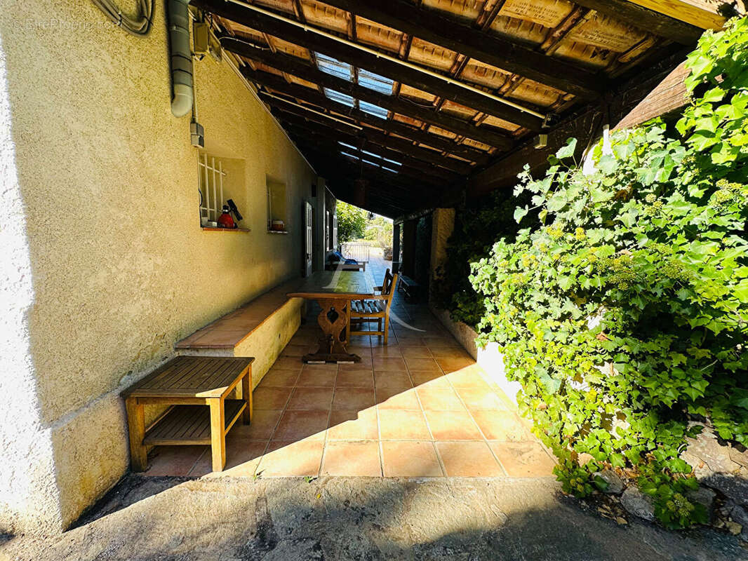 Maison à CARQUEIRANNE