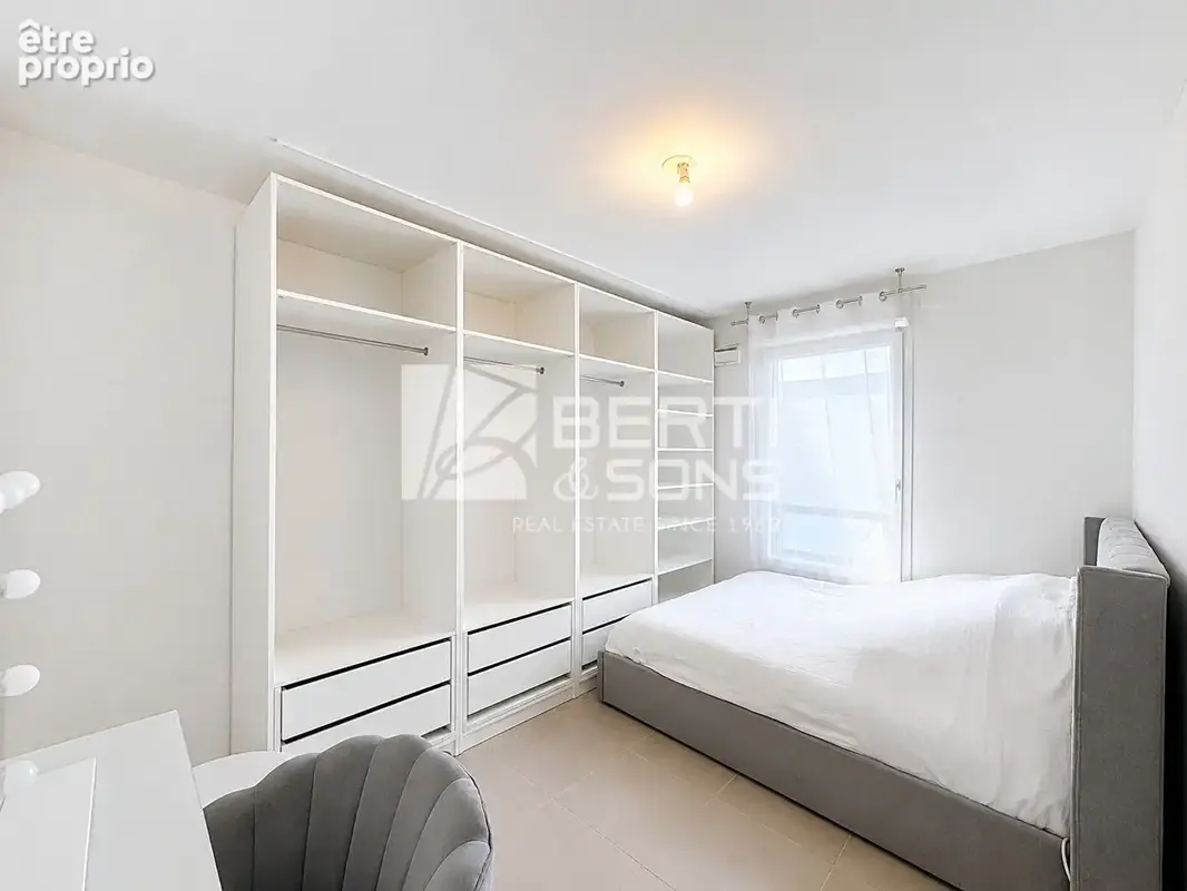 Mandelieu centre - appartement dans residence recente - parfait etat - climatisation - garage ferme. - photo 4