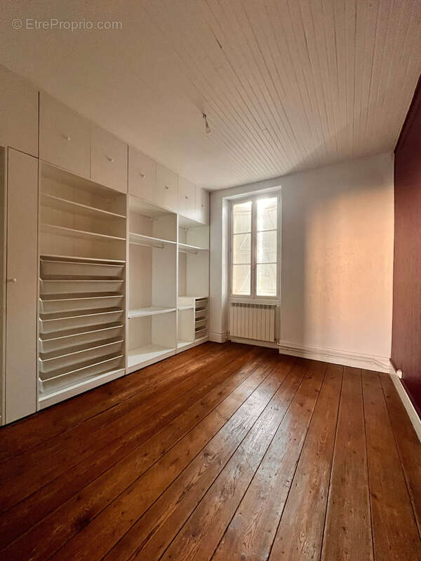 Jolie maison en plein centre de FLEURANCE (32), 165 m2, 5 pièces, 3 chambres, cave, jardin clos et puits - photo 15