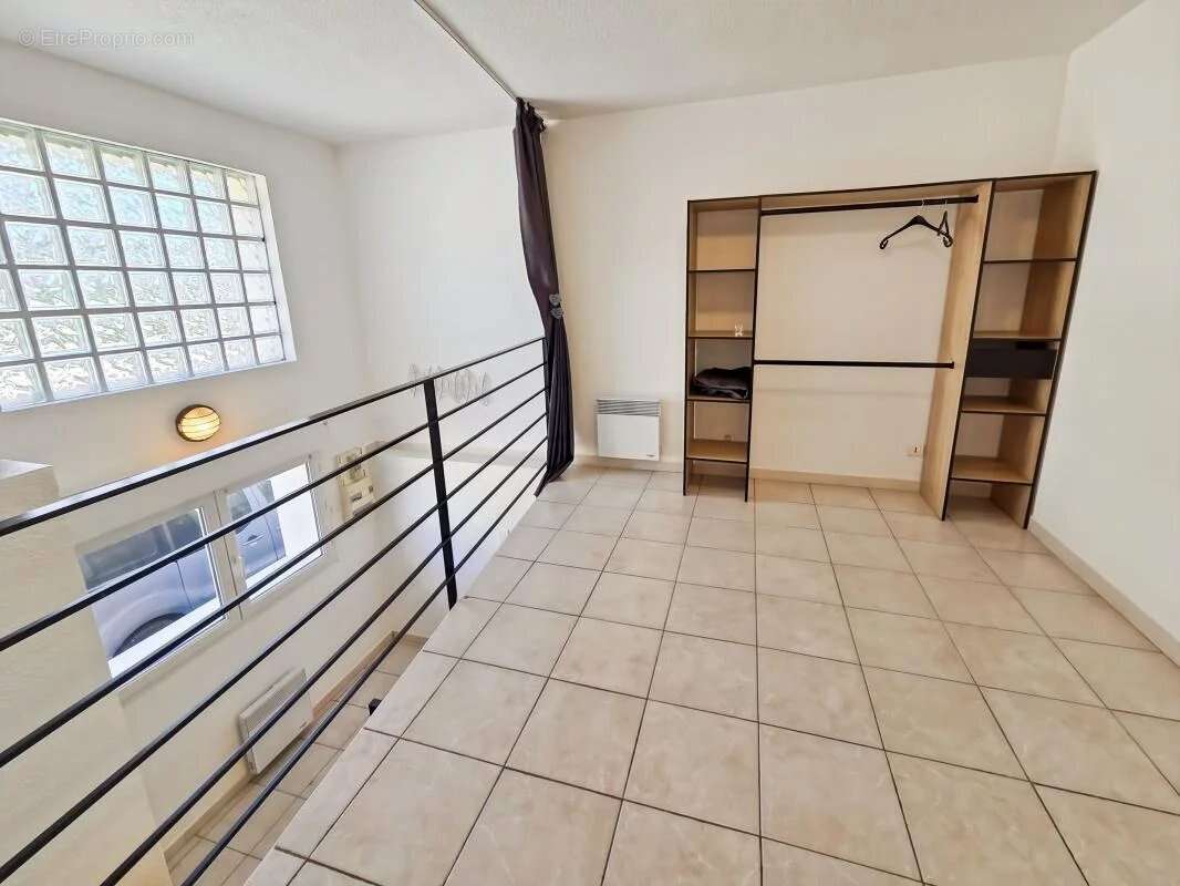 Appartement à VILLENEUVE-LES-AVIGNON