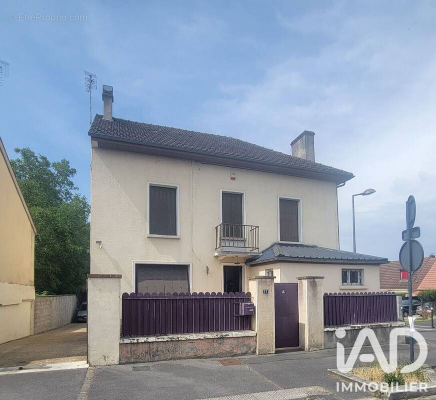 Photo 1 - Maison à ETAMPES-SUR-MARNE