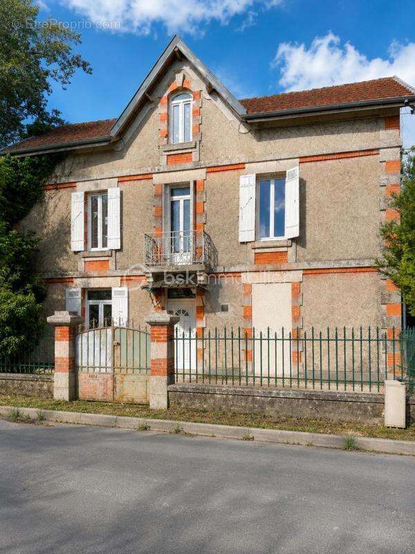 Maison à RAZAC-SUR-L'ISLE