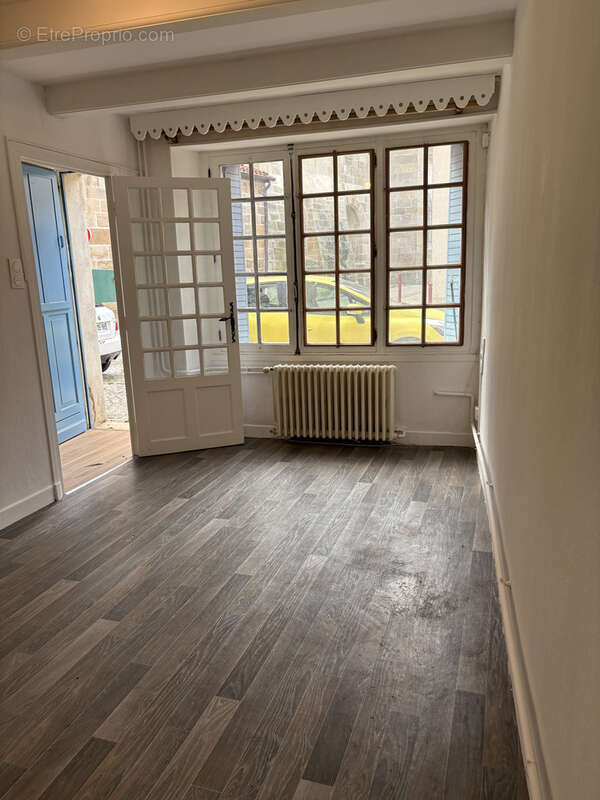 Maison à VIC-LE-COMTE