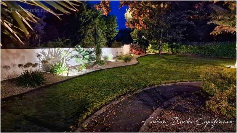 Maison à NEANT-SUR-YVEL