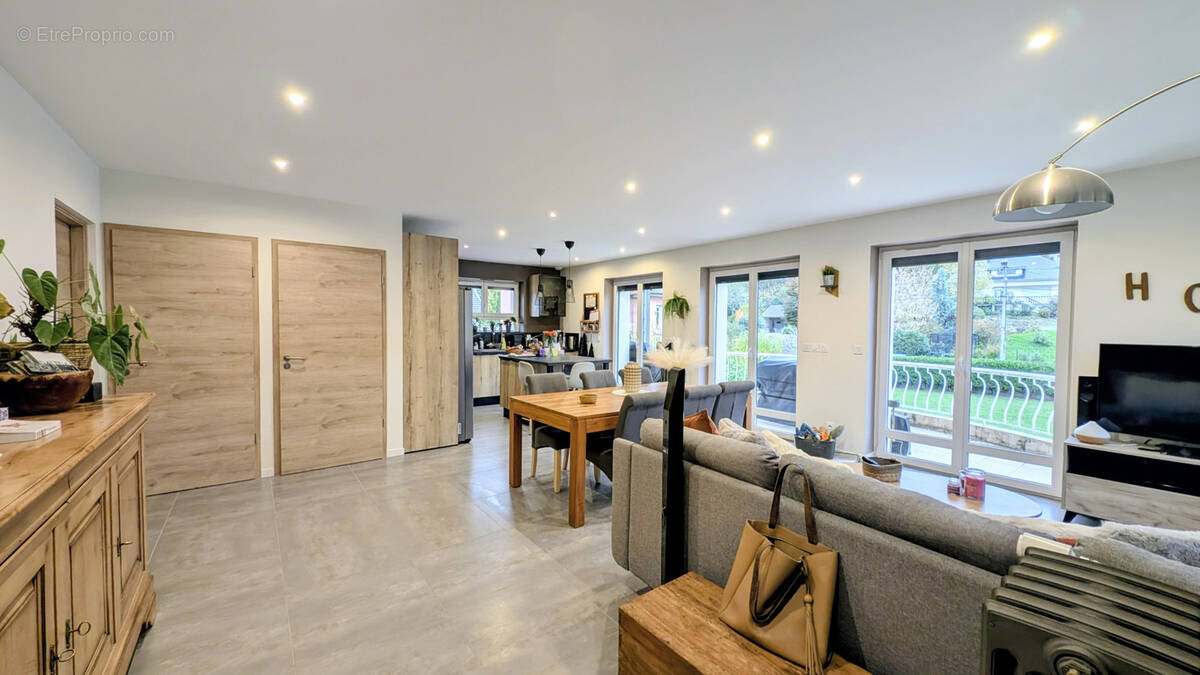 Maison à AMBERIEU-EN-BUGEY