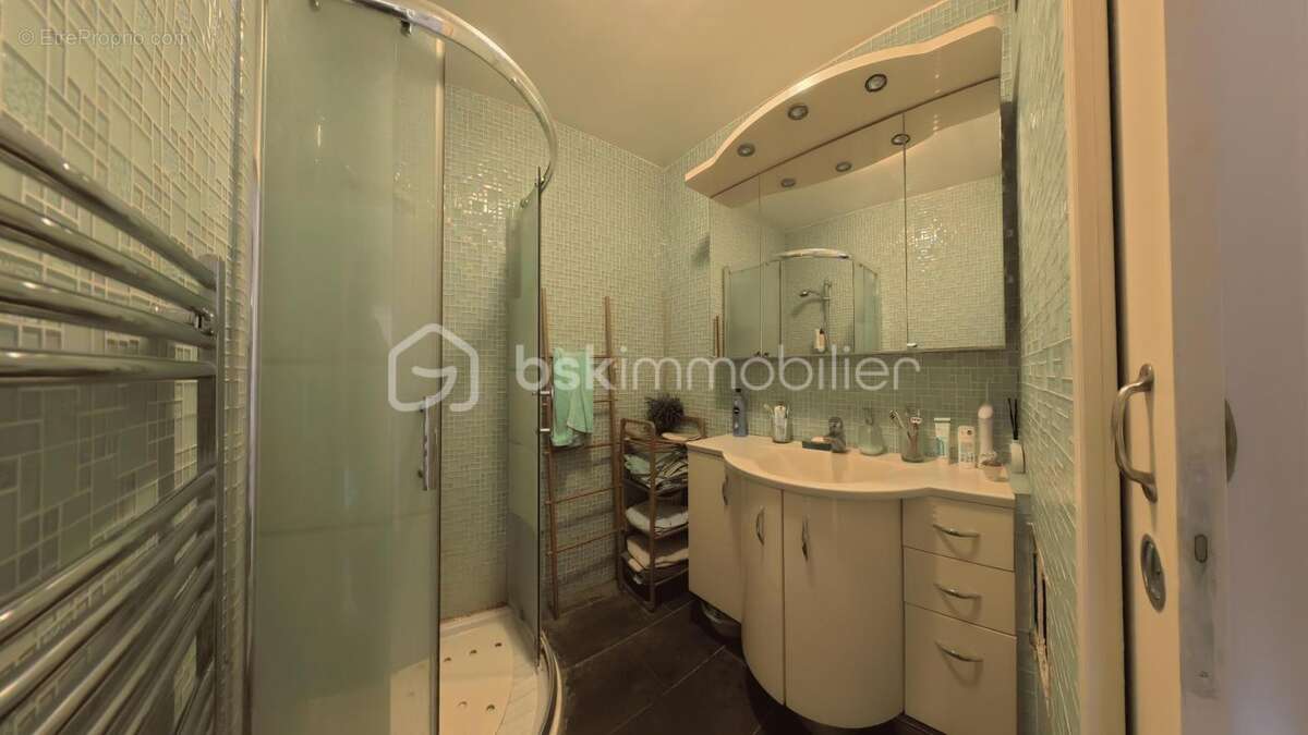 Appartement à VALLAURIS