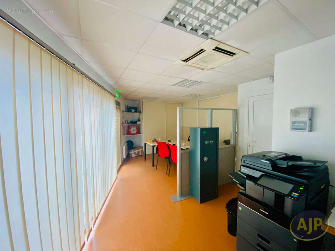 Commerce à LESPARRE-MEDOC