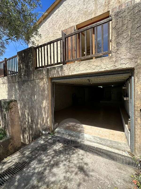 Maison à CASTELLAR