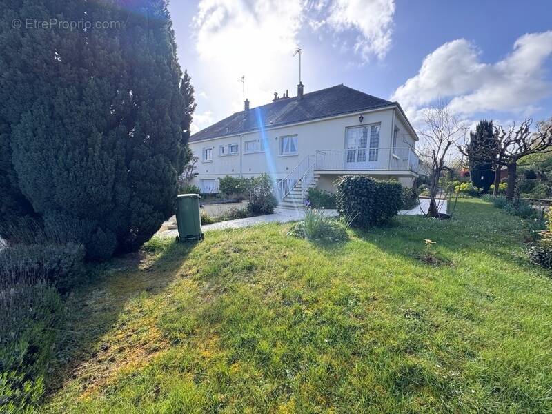 Maison à SAINT-CYR-SUR-LOIRE