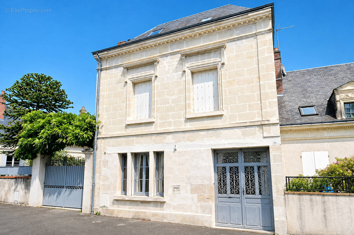 Maison à POCE-SUR-CISSE