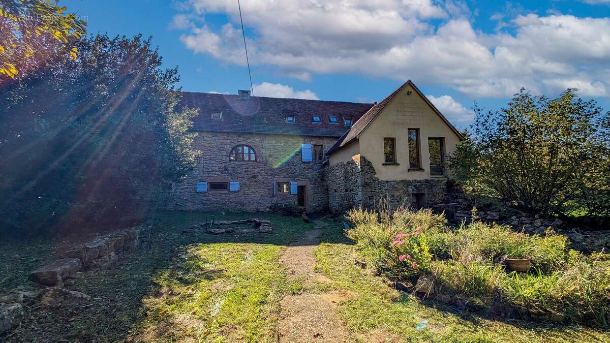 Ferme en pierre authentique avec piscine dans la campagne du Lot - photo 13