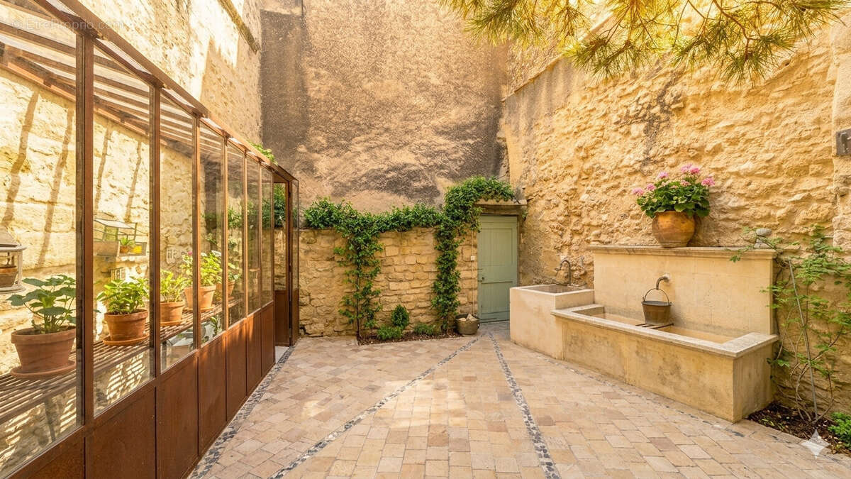 Maison à CUCURON