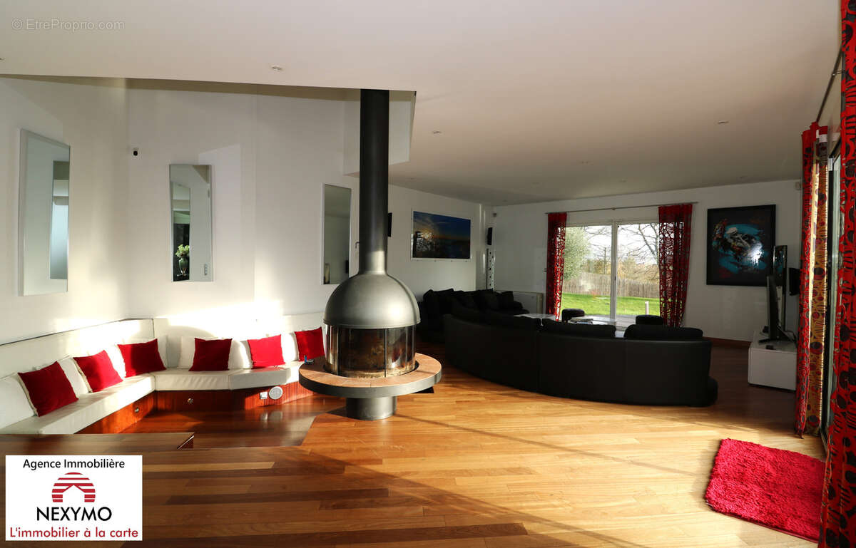 Maison à LA BAZOGE