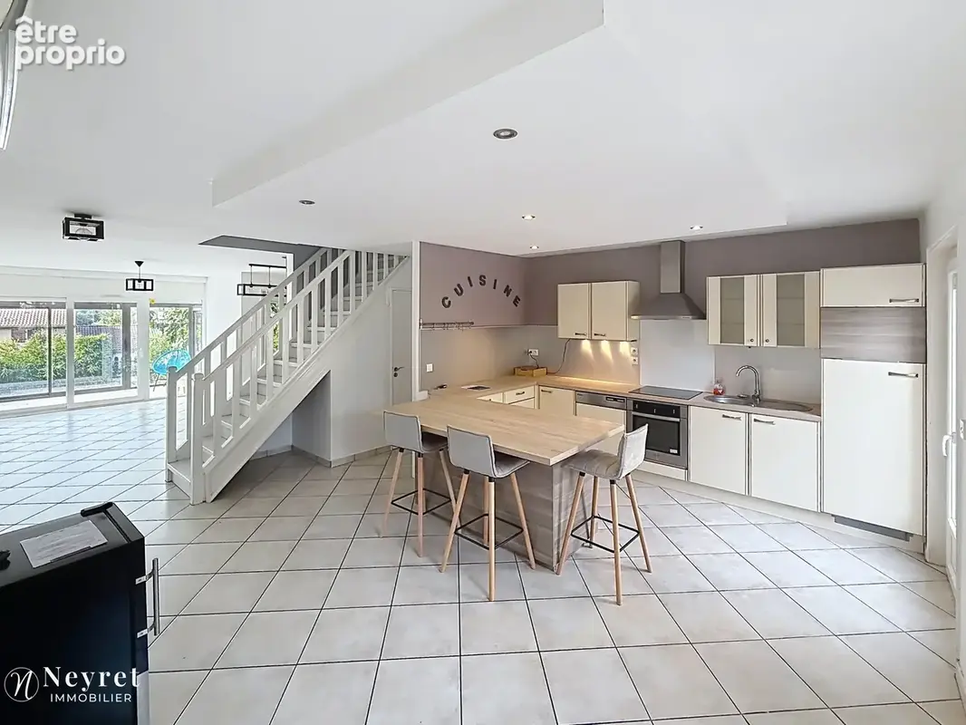 Maison familiale 110 m2 avec piscine, suite parentale et panneaux solaires   Saint-Joseph - photo 4