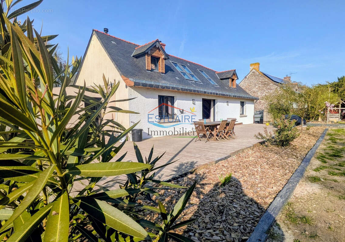 Maison à JOUE-SUR-ERDRE