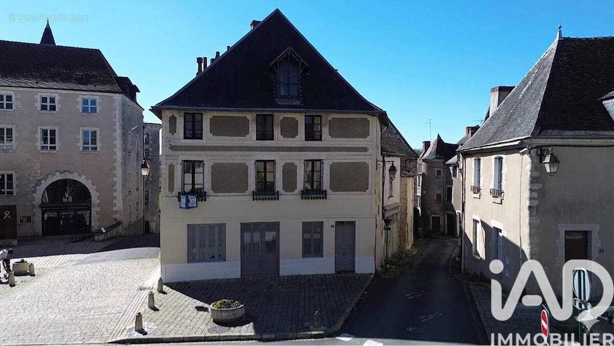 Photo 1 - Maison à SAINT-GAULTIER