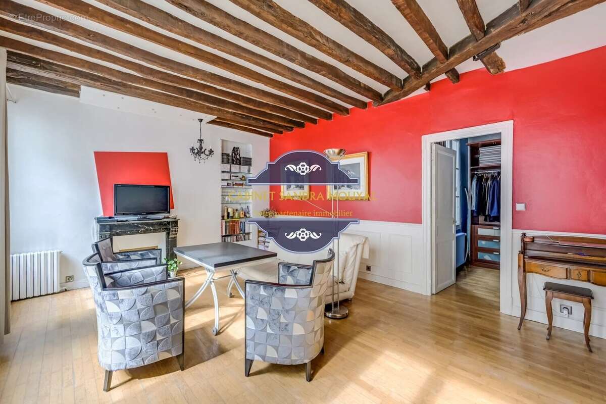 Appartement à PARIS-3E