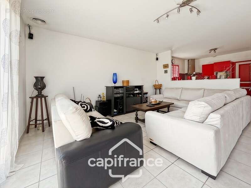 Maison à vendre  de plain-pied avec 6 pièces à SAINT UZE (26) - photo 7