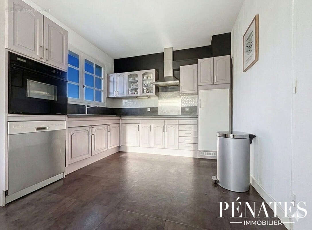 Maison à SAINT-ETIENNE-DU-ROUVRAY