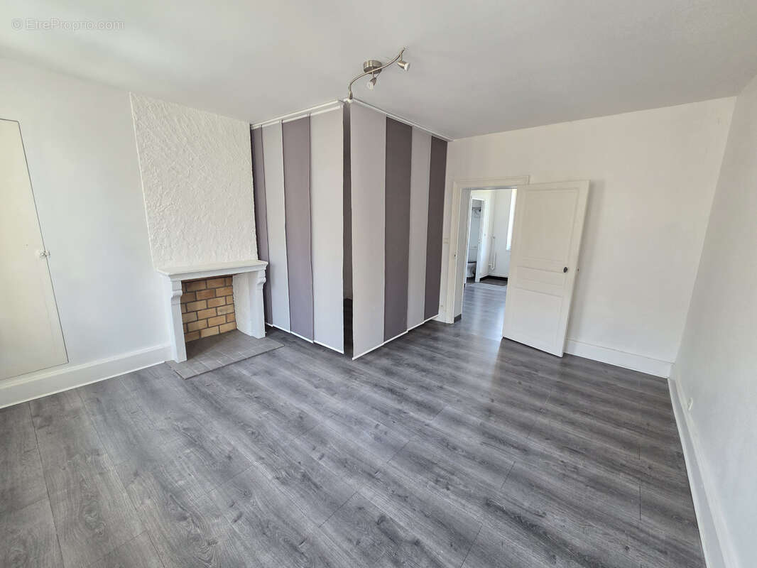 Appartement à MOULINS