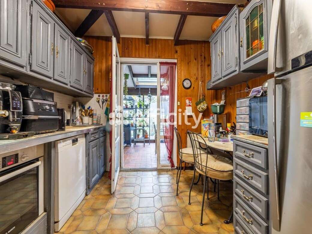 Maison à SAVIGNY-LE-TEMPLE