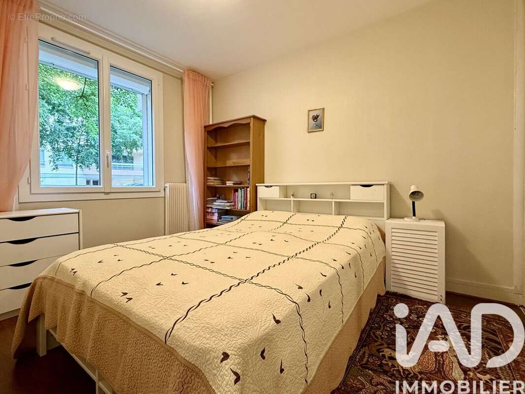 Photo 4 - Appartement à COURBEVOIE